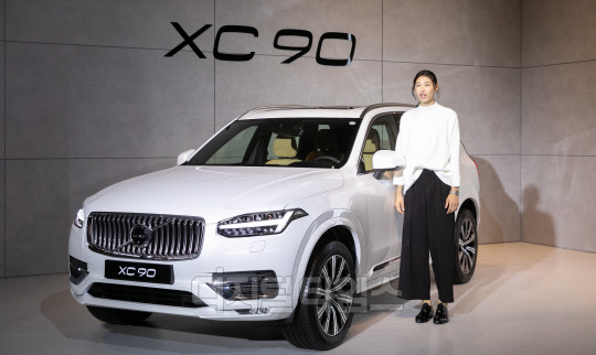 []  `Ļ` 迬   XC90